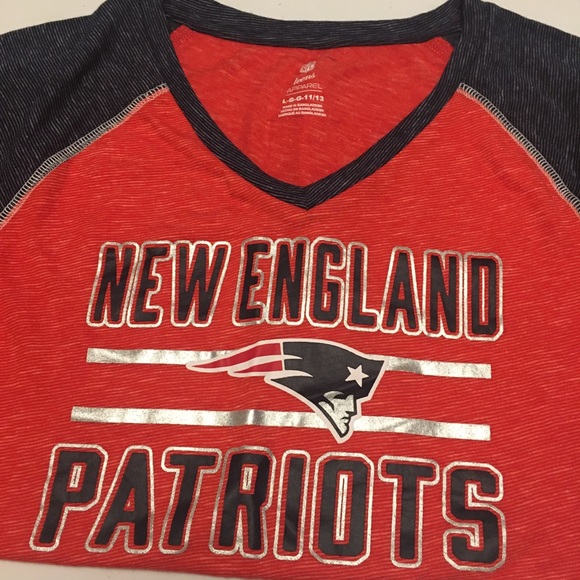 New England Patriots T-shirt v- neck teen 11-13 - Picture 1 of 12